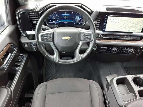 Used 2024 Chevrolet Silverado 2500 LT w/ Convenience Package AWD/4WD image 11