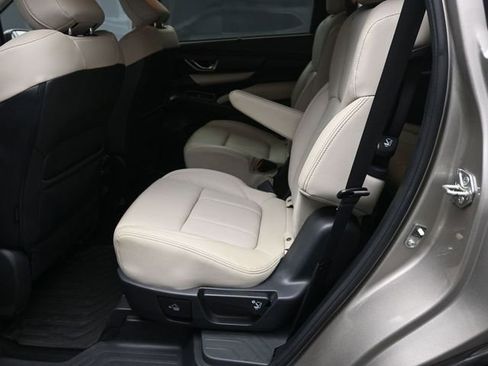 Used 2019 Subaru Ascent Limited image 20