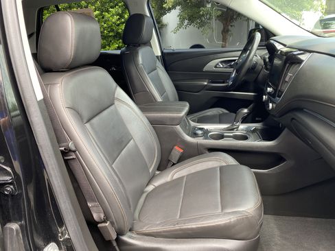 Used 2020 Chevrolet Traverse LT w/ LT Premium Package FWD image 37