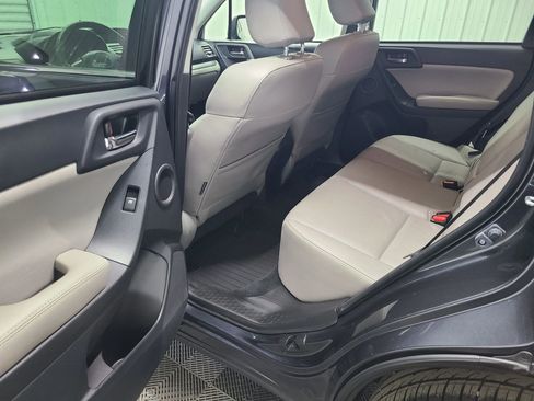 Used 2015 Subaru Forester 2.5i Touring w/ Eyesight & Navigation System AWD/4WD image 39