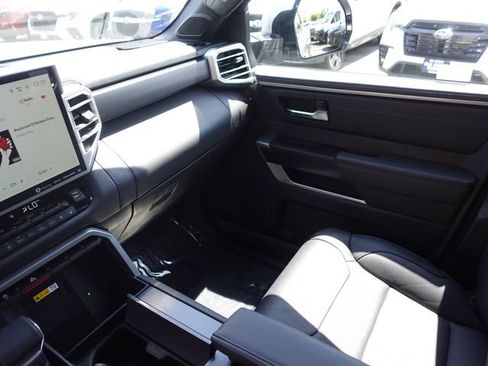 Used 2024 Toyota Tundra Platinum AWD/4WD image 22