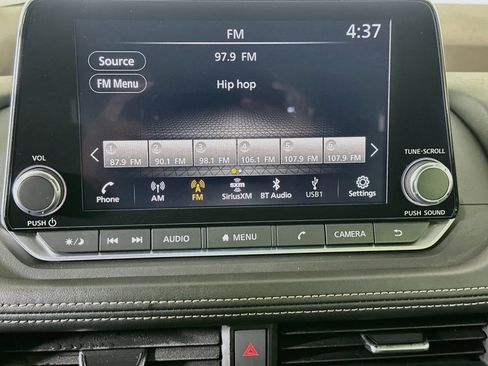 Used 2023 Nissan Rogue SV FWD image 21