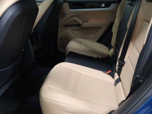 Certified 2026 Porsche Cayenne S AWD/4WD image 36