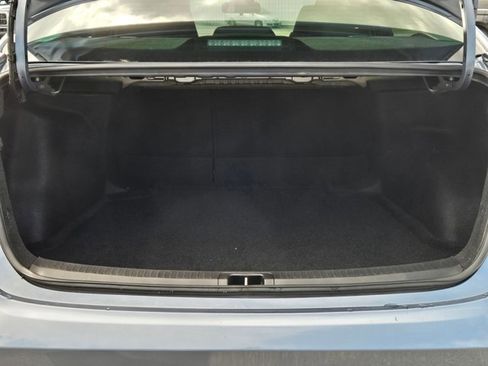 Used 2022 Toyota Corolla LE image 6