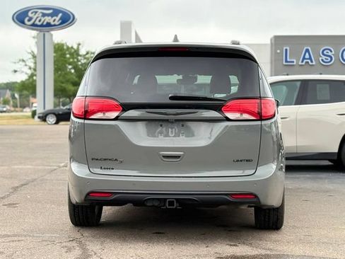 Used 2020 Chrysler Pacifica Limited FWD image 43