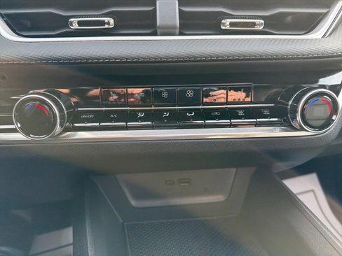 New 2026 Chevrolet Equinox LT image 19