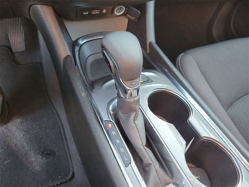 Used 2024 Chevrolet Malibu LT image 23