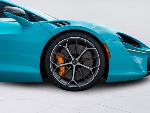 New 2025 McLaren Artura RWD image 32