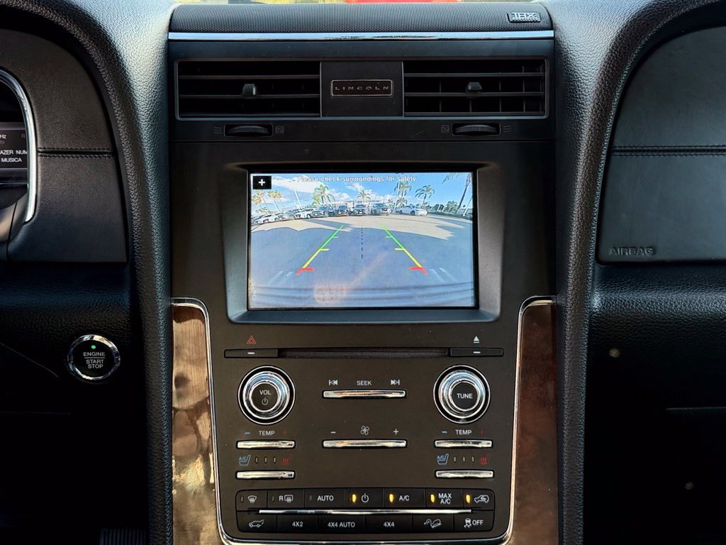 Used 2017 Lincoln Navigator Select AWD/4WD image 19