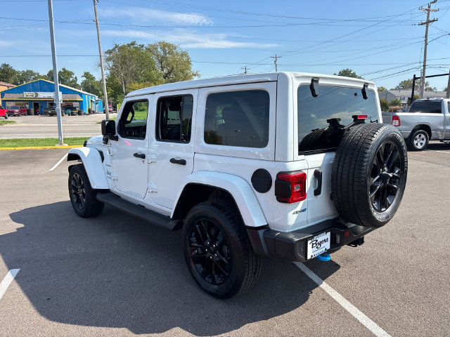 Used 2022 Jeep Wrangler Unlimited Sahara w/ Cold Weather Group AWD/4WD image 8