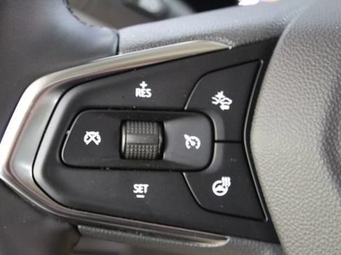 Used 2025 Chevrolet TrailBlazer LT w/ Convenience Package AWD/4WD image 16