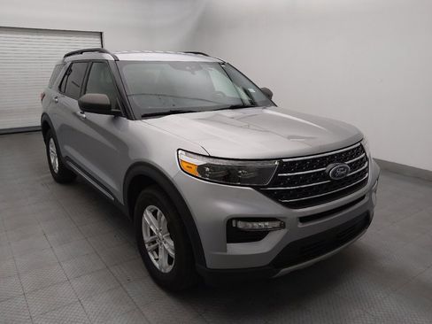 Used 2020 Ford Explorer XLT w/ Equipment Group 202A AWD/4WD image 13