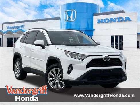 Used 2020 Toyota RAV4 XLE Premium image 1