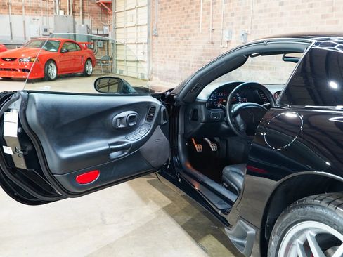 Used 2004 Chevrolet Corvette Z06 RWD image 32