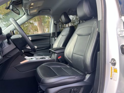 Used 2024 Ford Explorer Limited image 20