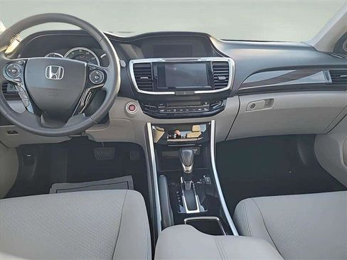 Used 2017 Honda Accord EX-L image 10