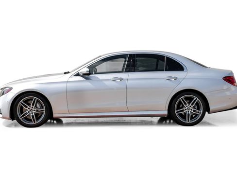 Used 2017 Mercedes-Benz E 300 image 11