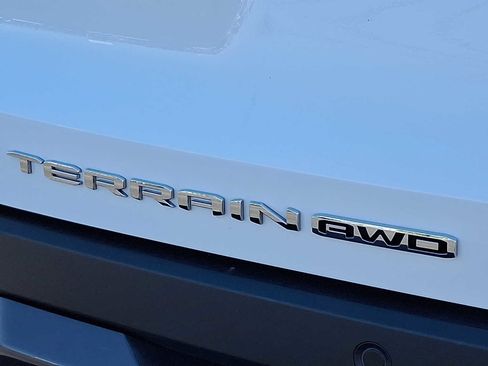 Used 2025 GMC Terrain Elevation image 30