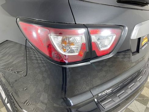 Used 2015 Chevrolet Traverse LT w/ LPO, 'HIT The Road' Package AWD/4WD image 17