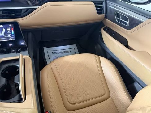 Used 2025 INFINITI QX80 Luxe RWD image 32