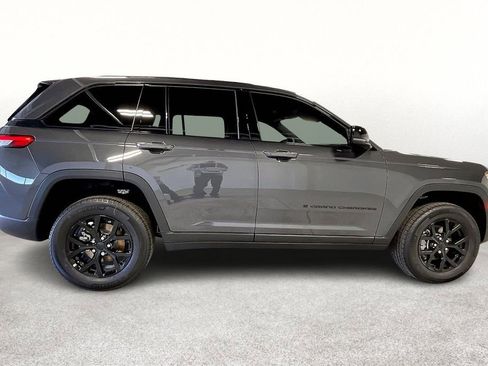 New 2025 Jeep Grand Cherokee Altitude image 16