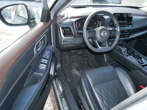 Certified 2023 Nissan Rogue Platinum w/ Platinum Premium Package image 10