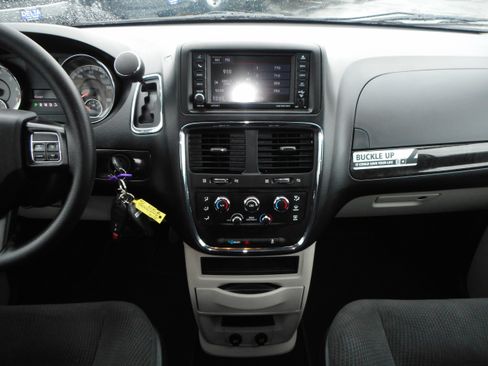 Used 2017 Dodge Grand Caravan SE w/ Power Window Group image 21