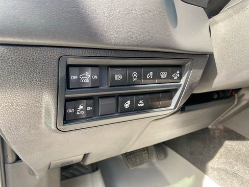 Used 2024 Toyota Tundra Platinum image 17