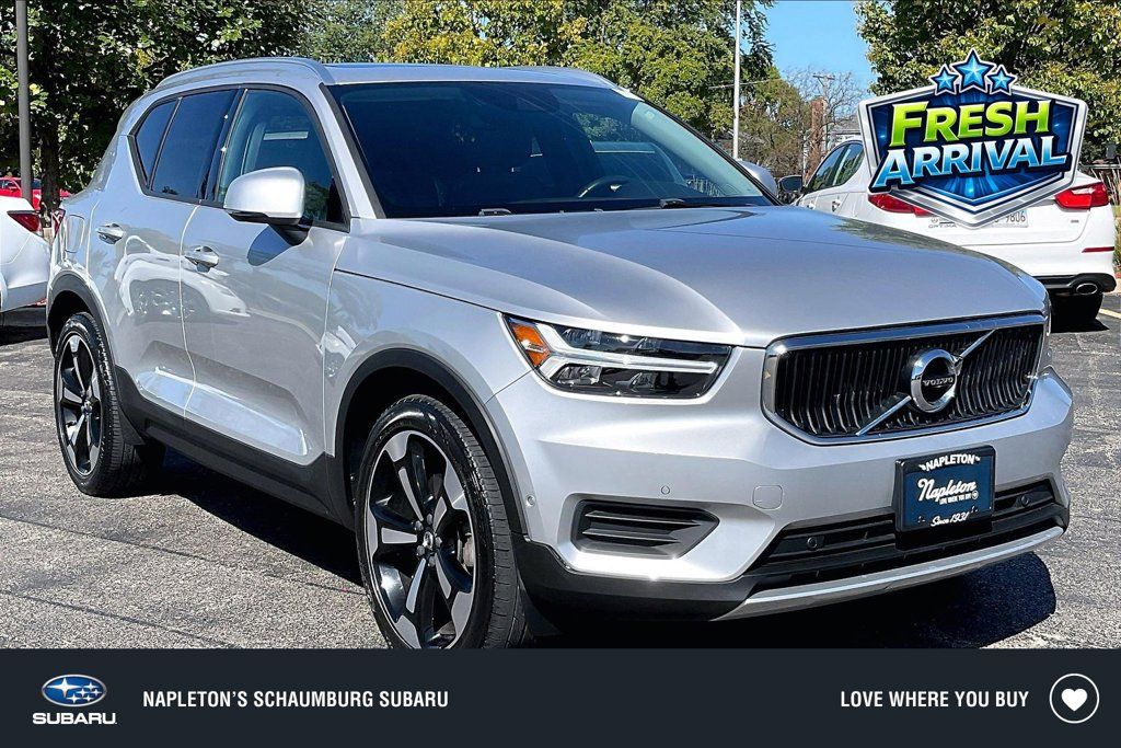 Used 2019 Volvo XC40 T5 Momentum AWD/4WD image 1