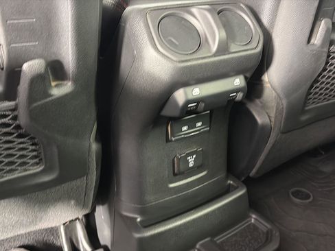 Used 2023 Jeep Wrangler Unlimited Rubicon AWD/4WD image 21