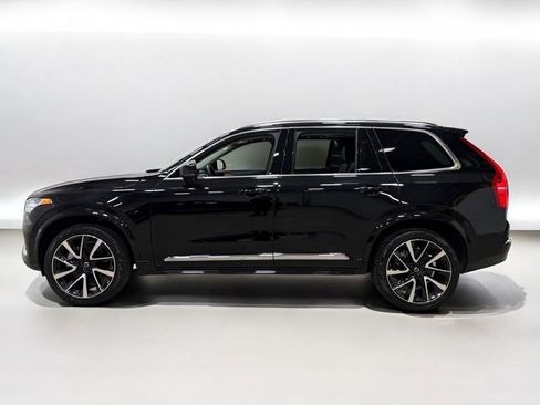 Used 2023 Volvo XC90 B6 Plus w/ Protection Package image 4