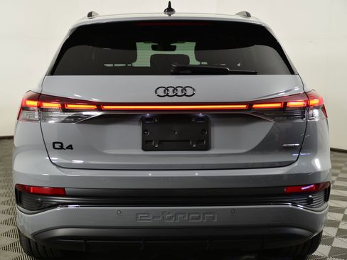 Used 2024 Audi Q4 e-tron Premium Plus image 8
