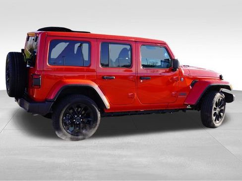 Certified 2025 Jeep Wrangler Unlimited Sahara w/ Safety Group AWD/4WD image 5