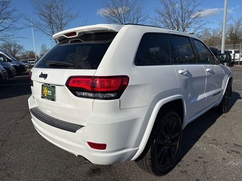 Used 2022 Jeep Grand Cherokee Laredo X image 18