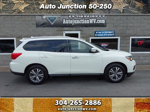 Used 2019 Nissan Pathfinder SL AWD/4WD image 1