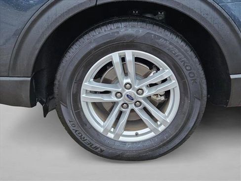Certified 2024 Ford Explorer XLT RWD image 24