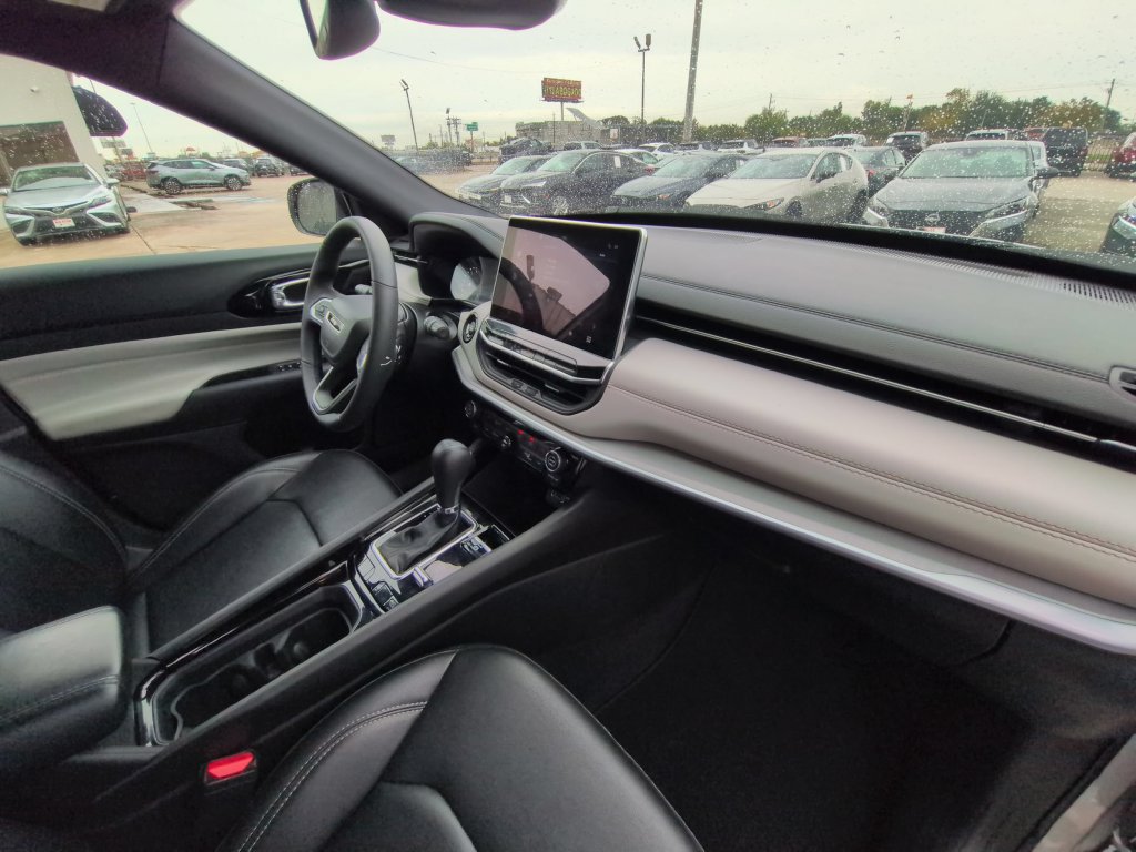Used 2025 Jeep Compass Limited AWD/4WD image 31