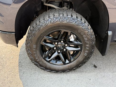 Used 2023 Chevrolet Silverado 1500 LT Trail Boss AWD/4WD image 9