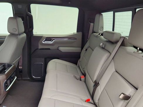 Used 2025 Chevrolet Silverado 1500 LTZ w/ LTZ Premium Package image 21