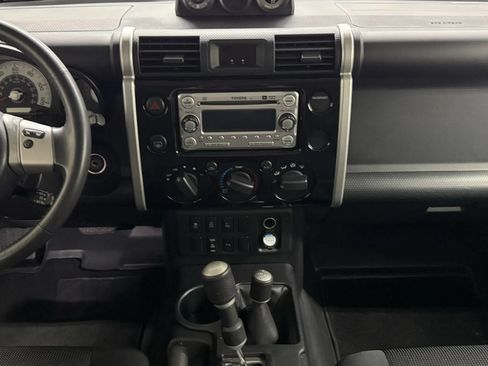 Used 2014 Toyota FJ Cruiser 4WD w/ Upgrade Package image 12