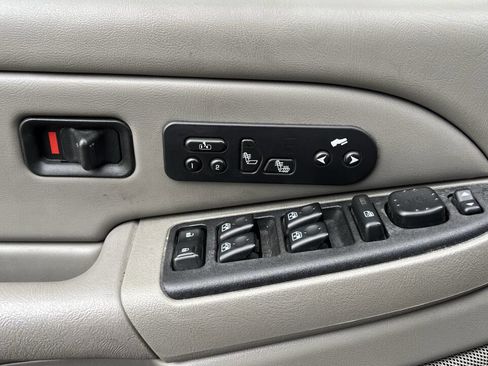 Used 2004 Chevrolet Tahoe LT w/ LT Preferred Equipment Group image 37