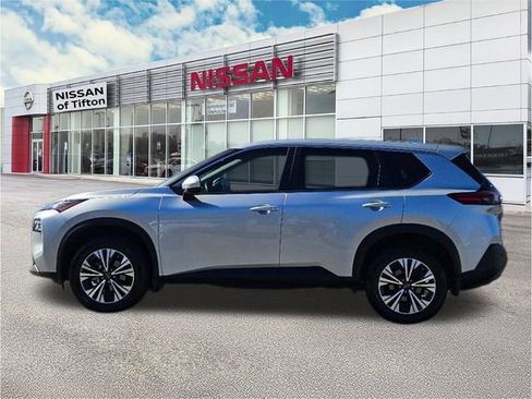 Certified 2023 Nissan Rogue SV image 3