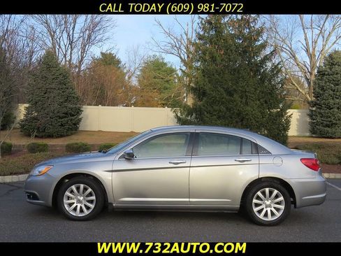 Used 2014 Chrysler 200 Limited w/ Sun/Sound Group image 2