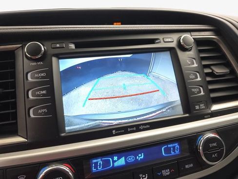 Used 2017 Toyota Highlander XLE FWD image 23