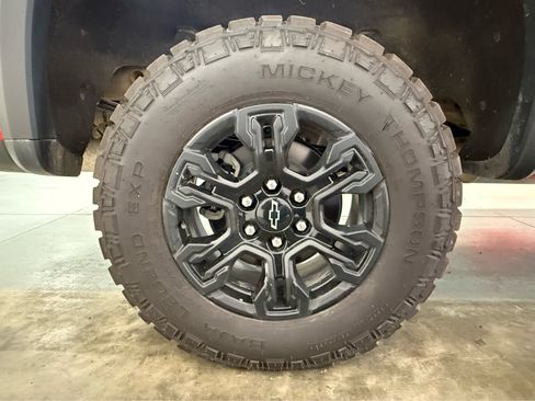 Used 2023 Chevrolet Silverado 1500 ZR2 AWD/4WD image 11