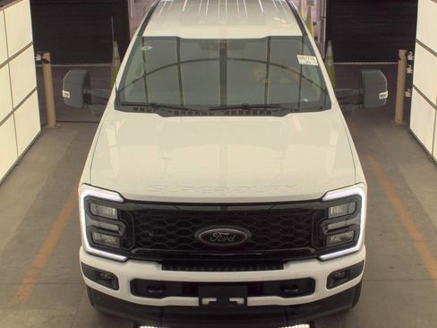 Used 2025 Ford F250 XLT w/ Black Appearance Package AWD/4WD image 2