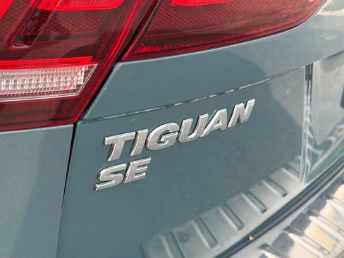 Used 2019 Volkswagen Tiguan SE w/ Panoramic Sunroof Package FWD image 14