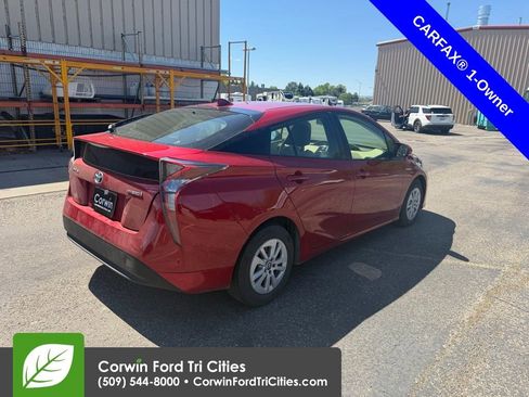 Used 2016 Toyota Prius Two FWD image 10