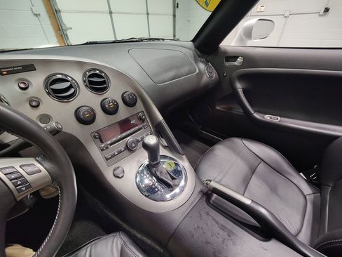 Used 2007 Pontiac Solstice Convertible w/ Premium Package image 29