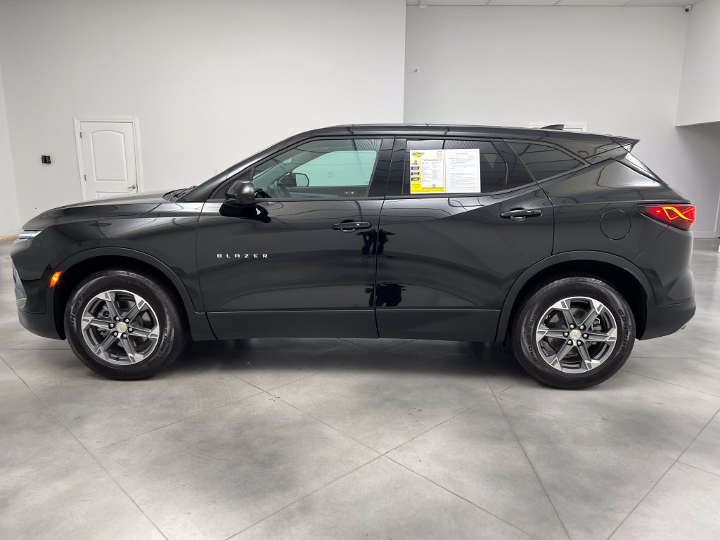 Used 2025 Chevrolet Blazer LT FWD image 5